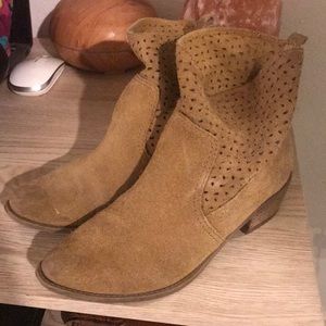 American Eagle booties